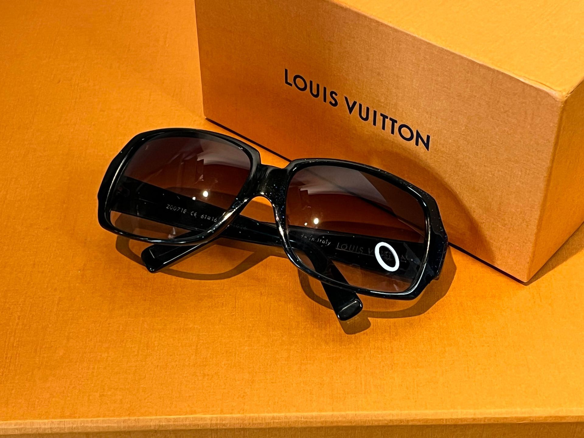 Louis Vuitton Rendez-Vous Square Blue Sunglasses