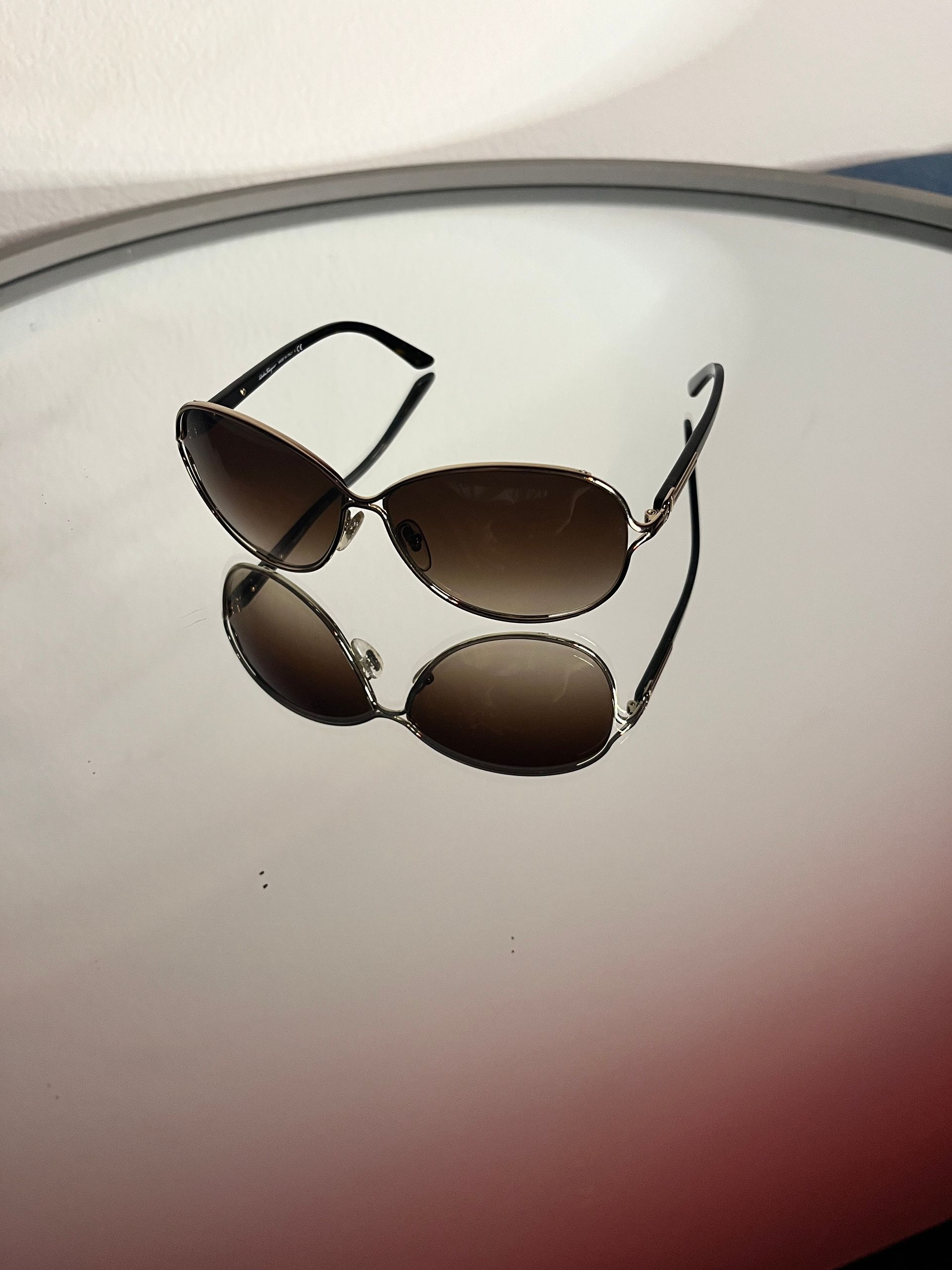 alvatore Ferragamo Gold Metal Aviator/Pilot Sunglasses with Brown Gradient Lens