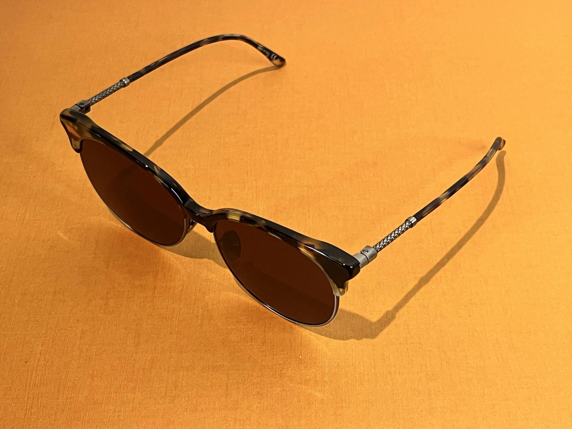 Bottega Veneta Brown Tortoiseshell & Gold Round Sunglasses BV0133S