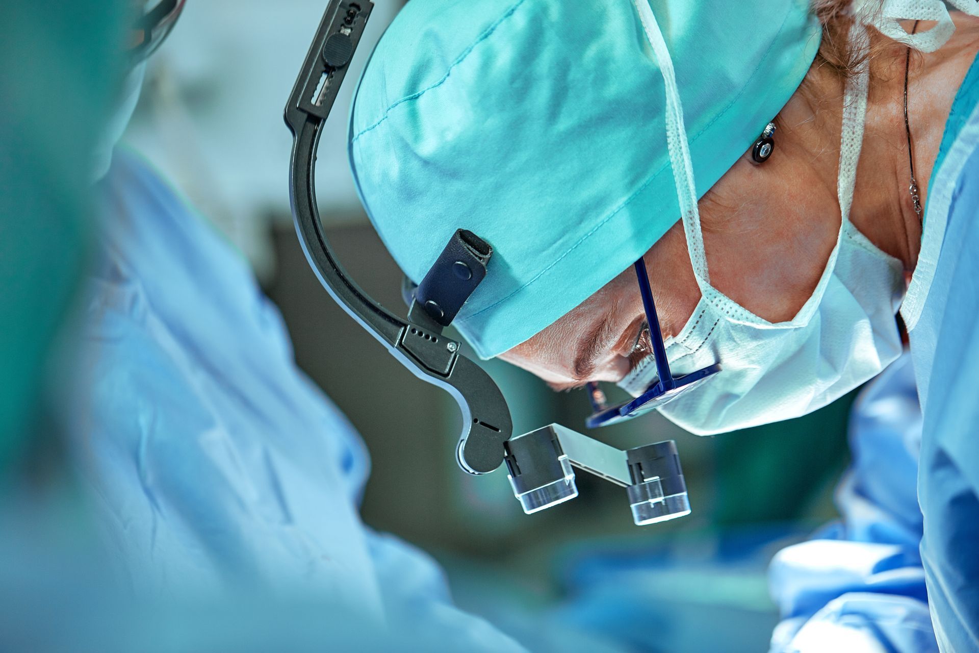 Expert Surgeon