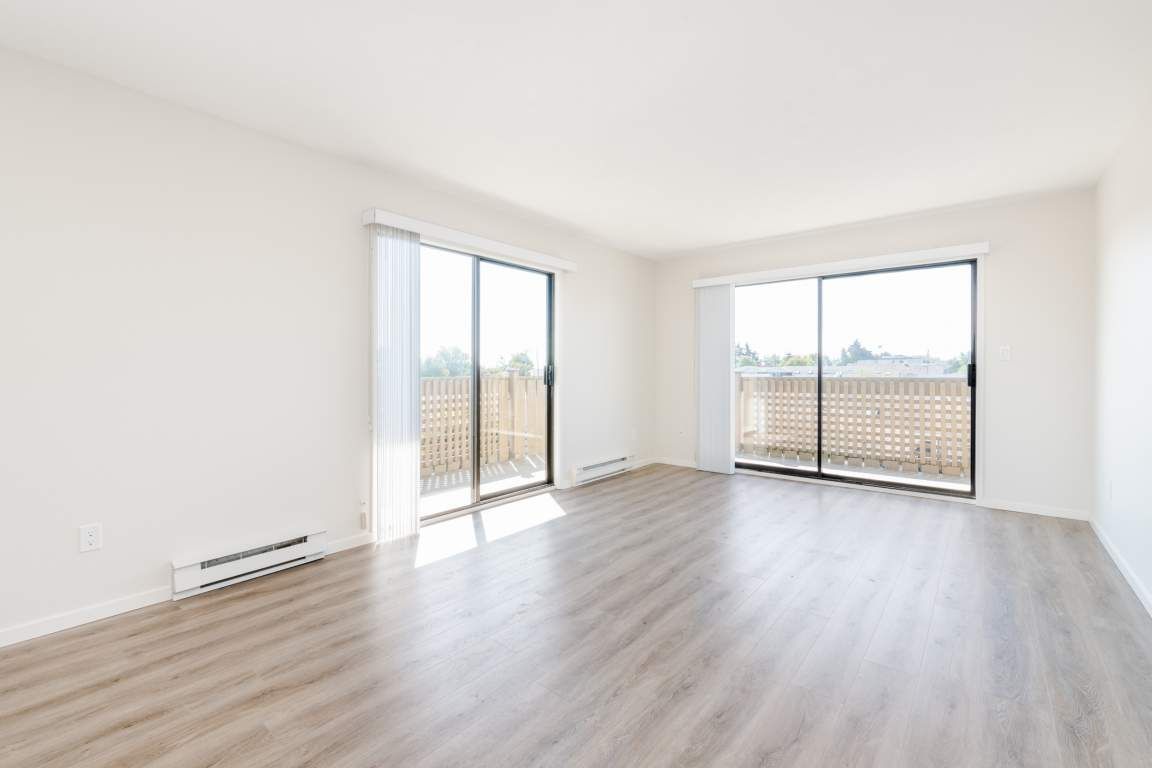 Roberts Manor Apartments Gallery