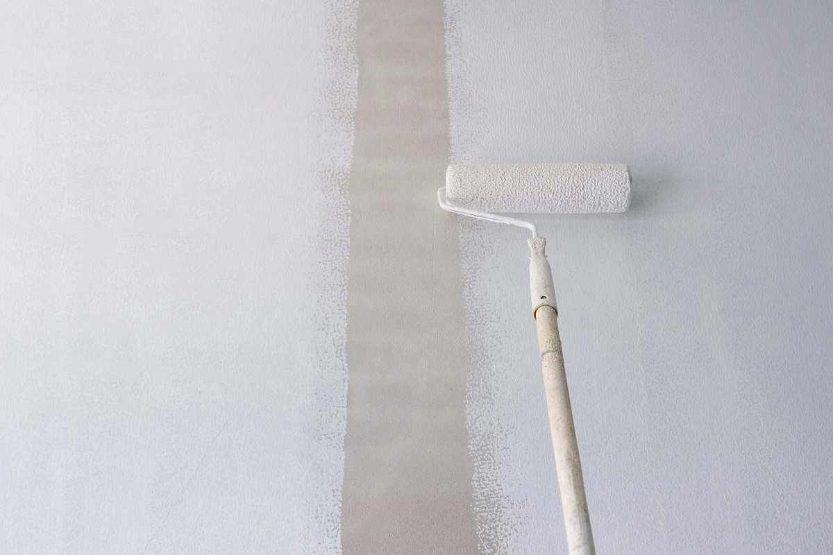 Applying paint primer