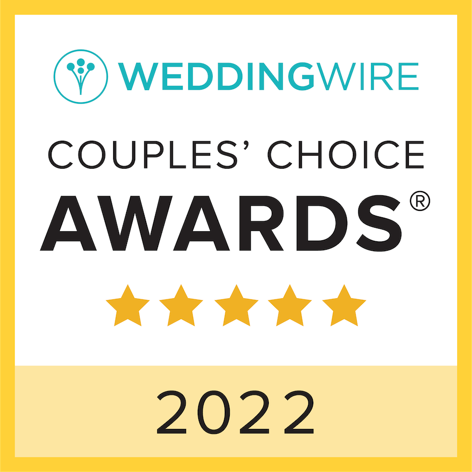 WeddingWire Couples’ Choice Awards 2022 badge with five gold stars and teal logo on white background