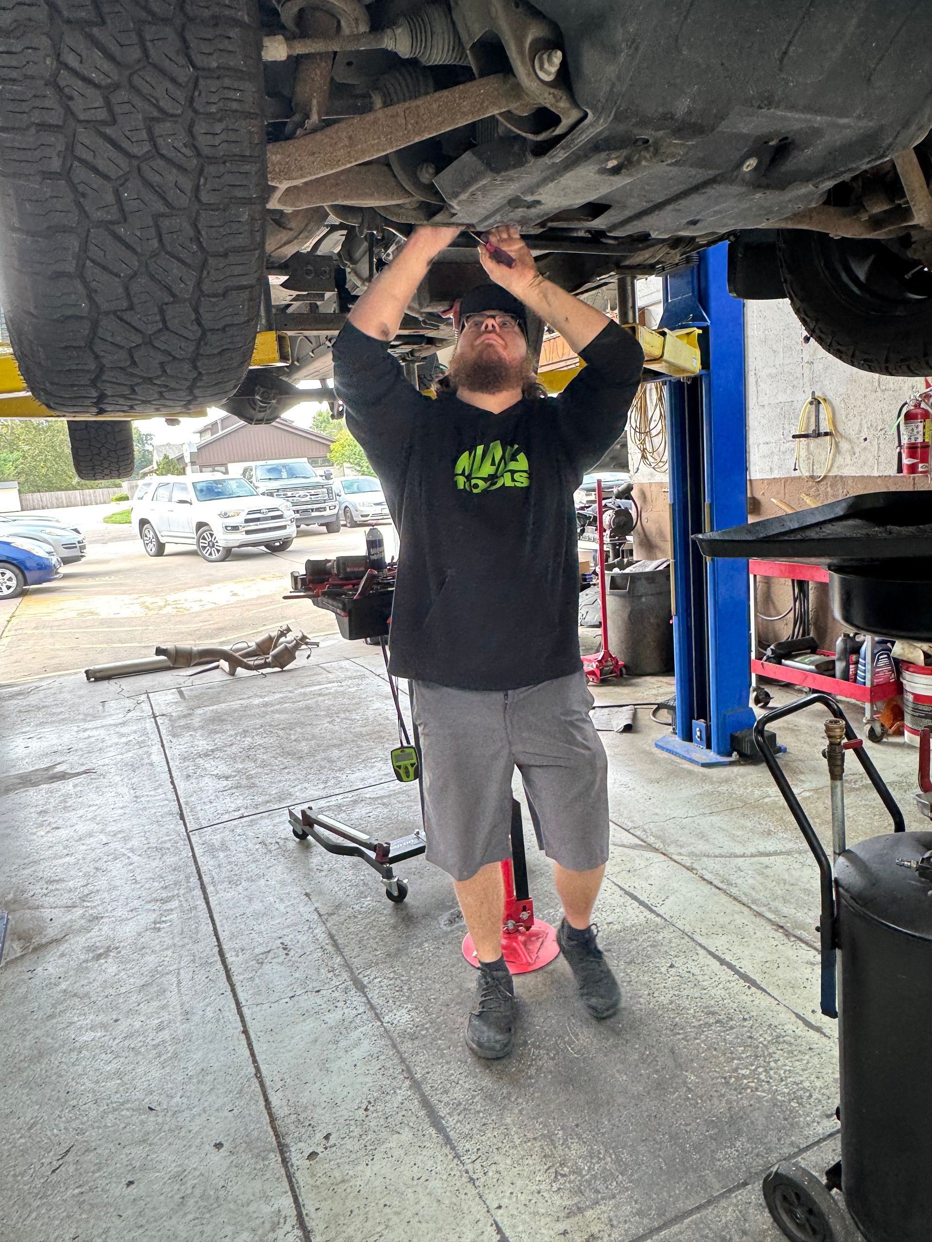 Shop Gallery Image | Woody's Automotive