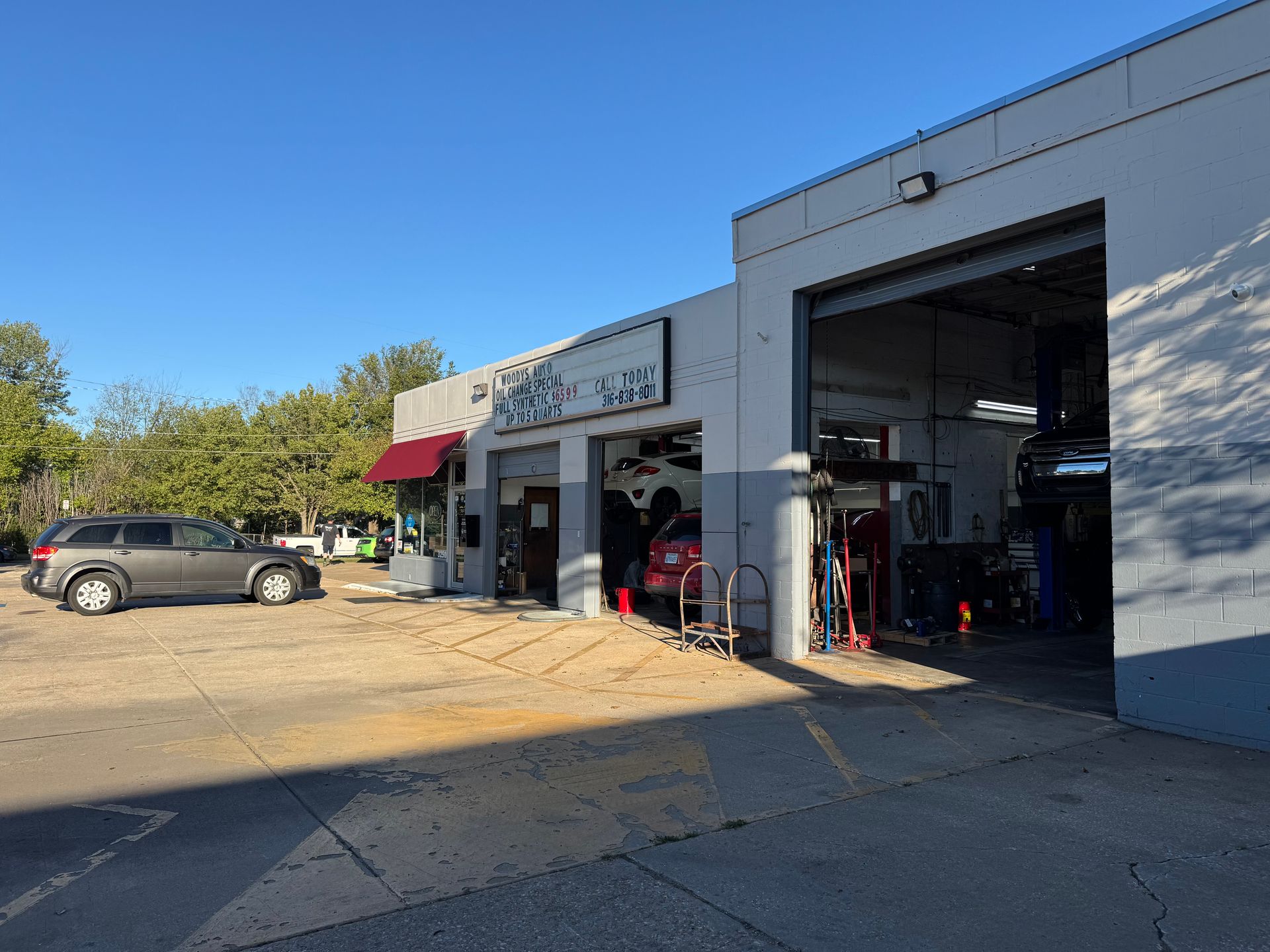 Shop Gallery Image | Woody's Automotive