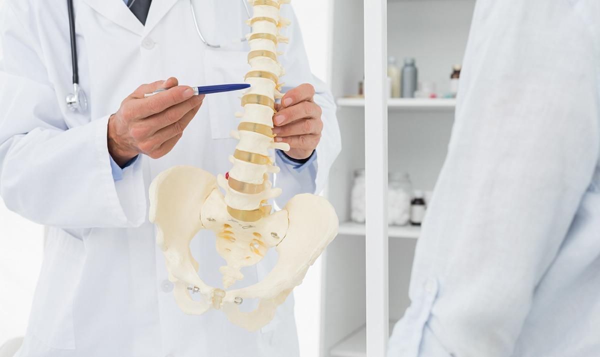 How Spinal Decompression Therapy Can Treat Chronic Back Pain