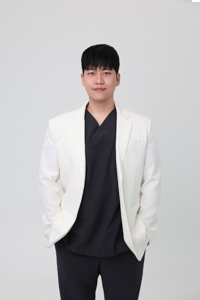 Dr. Minki Choi, Director at Beautystone Clinic