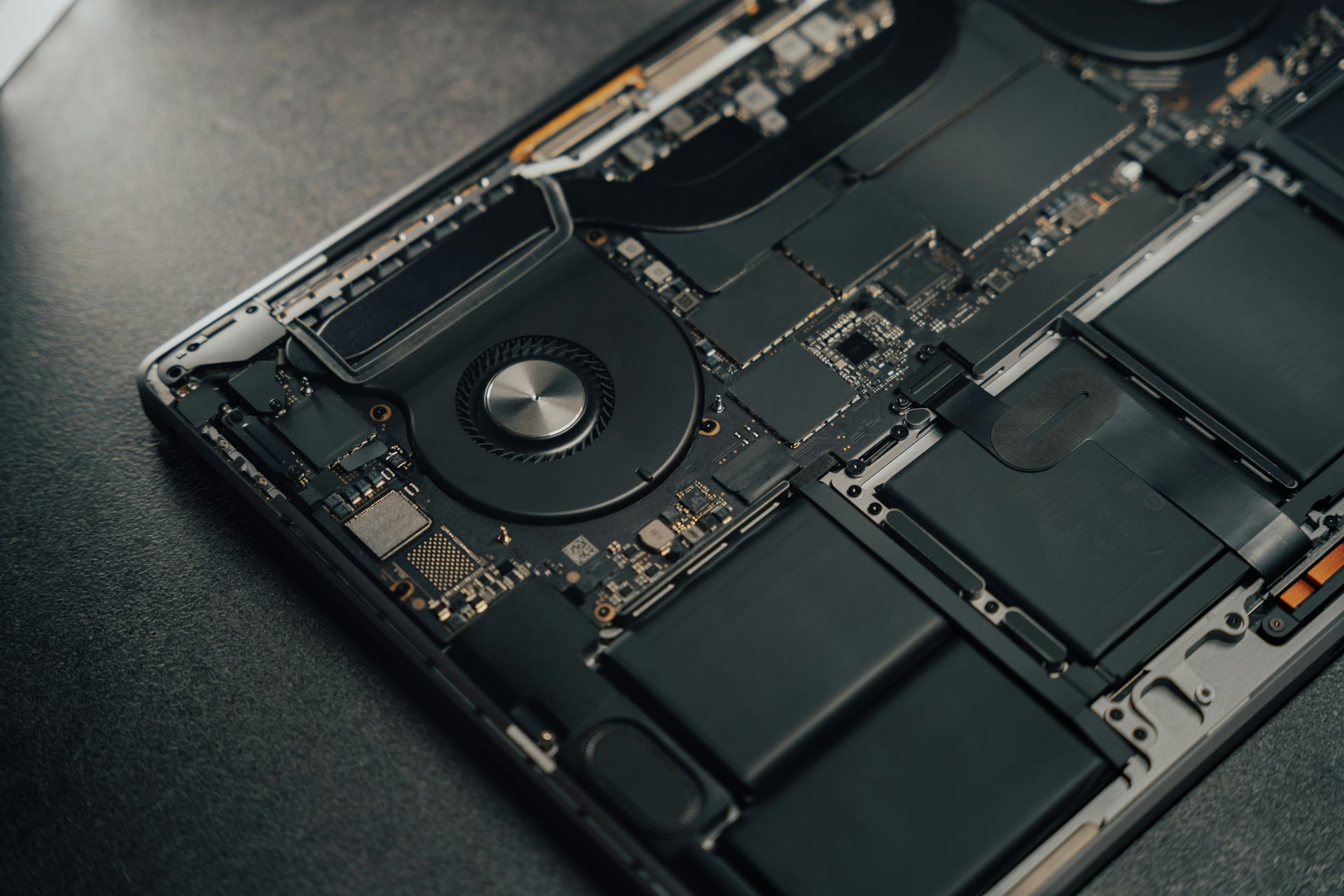 Hoe herken je een kapotte MacBook-batterij en wat kun je eraan doen?
