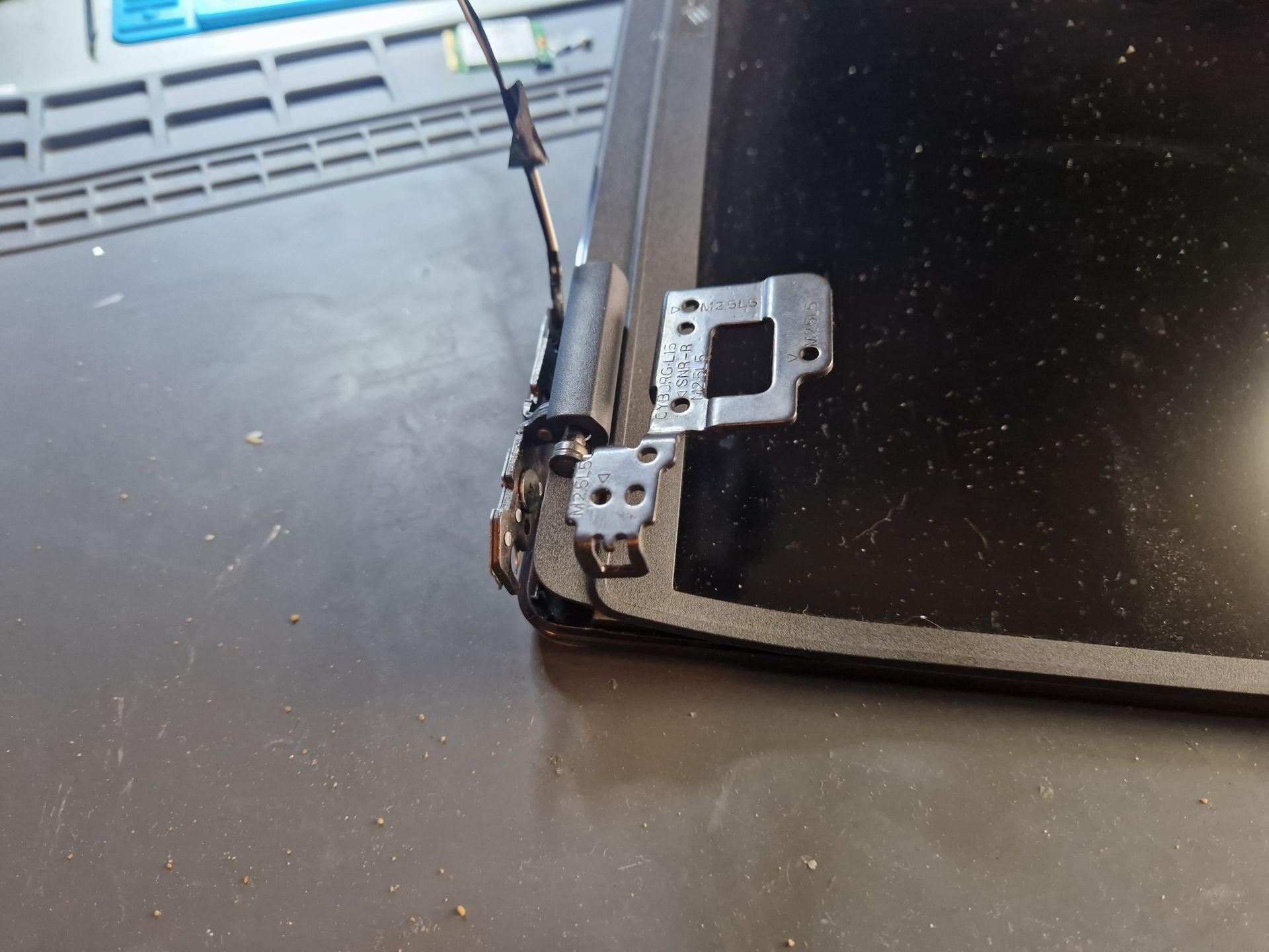 Laptop scharnier reparatie