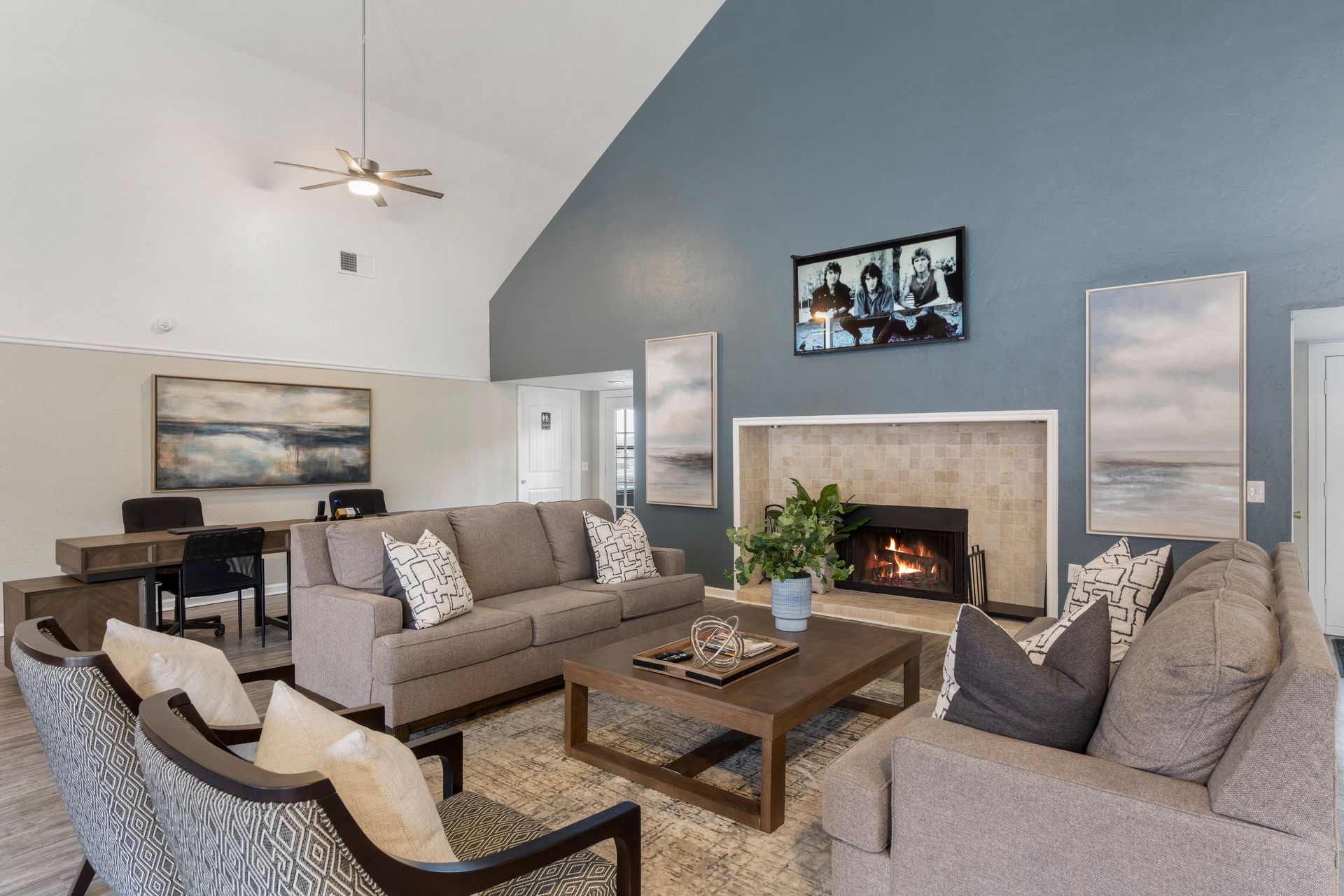 post oak clubhouse lounge area 6