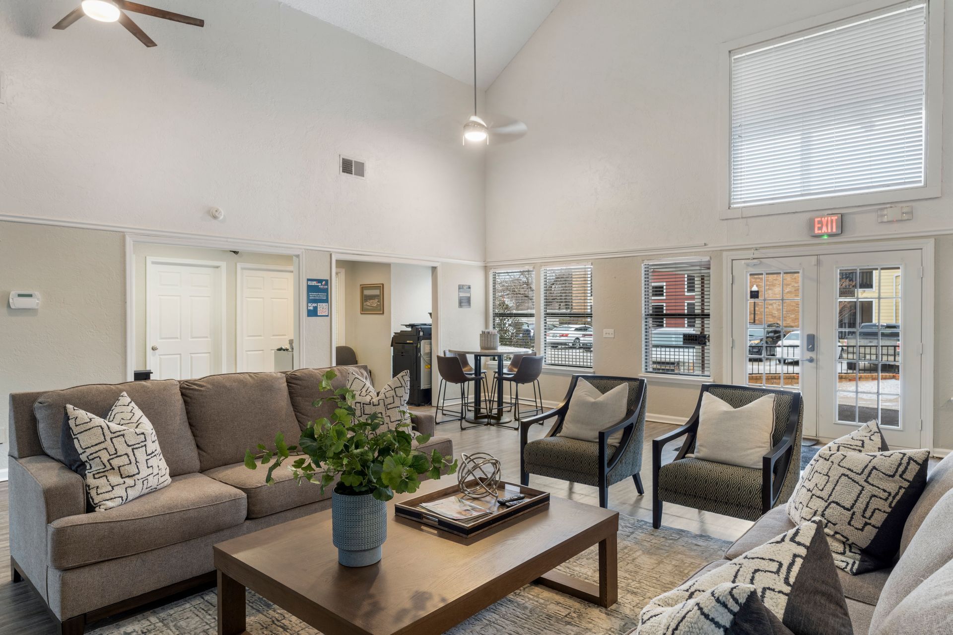 post oak clubhouse lounge area 4