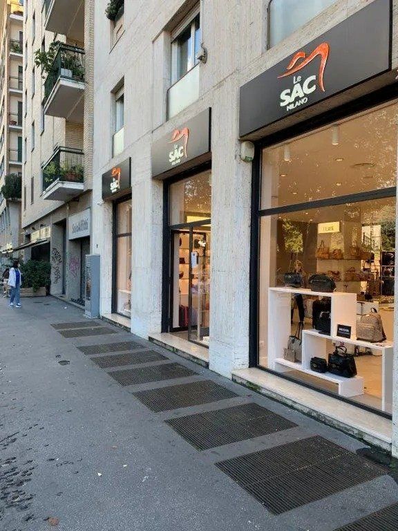 Vetrina in acciaio