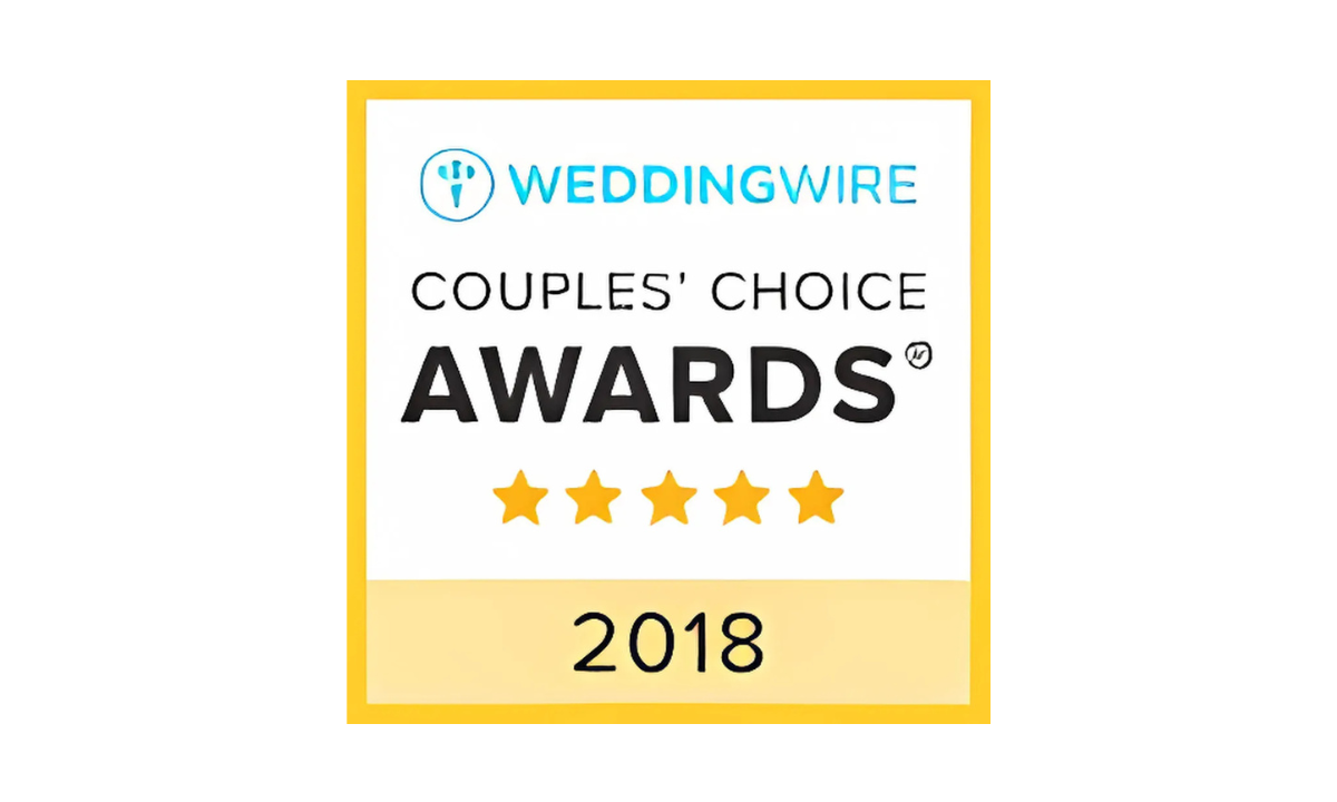 The weddingwire couples ' choice awards logo for 2018