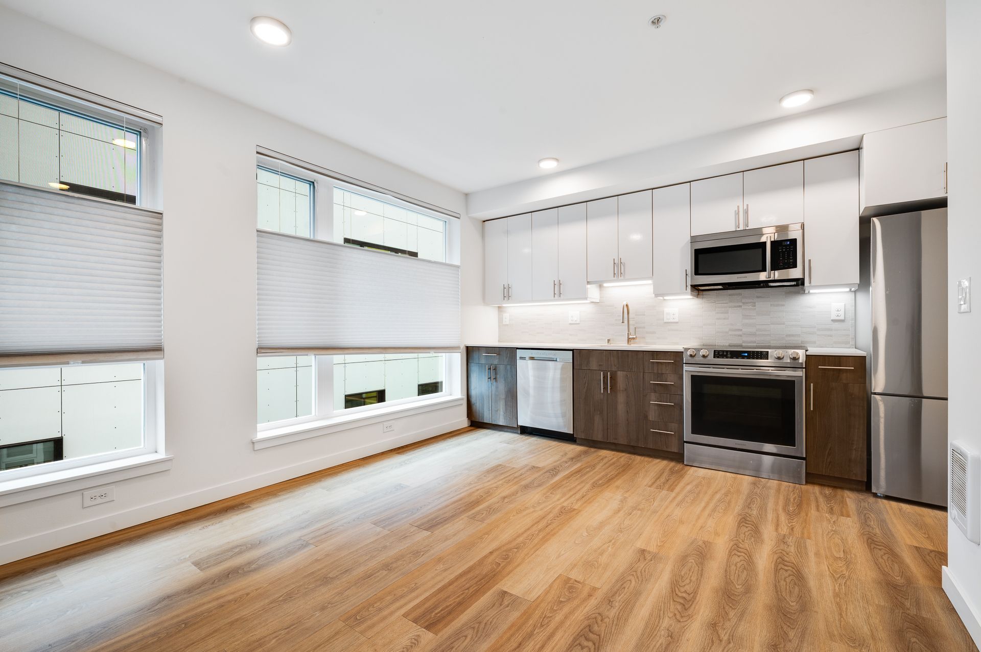 Photo of a kitchen and dining area