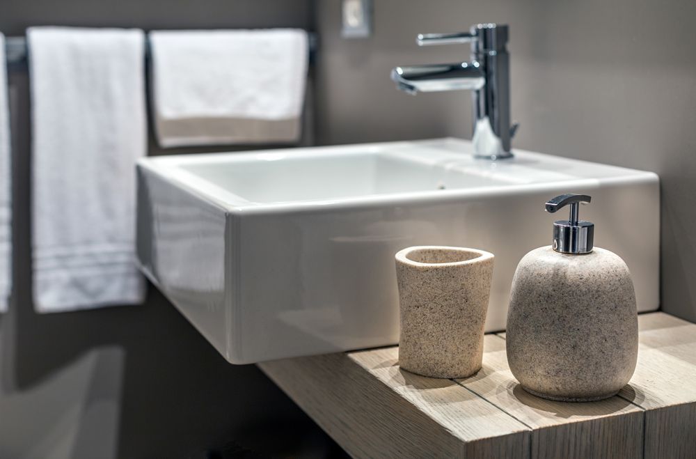 Glass Splashbacks In Bathroom