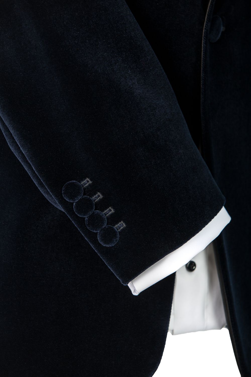Tuxedo sleeve detail