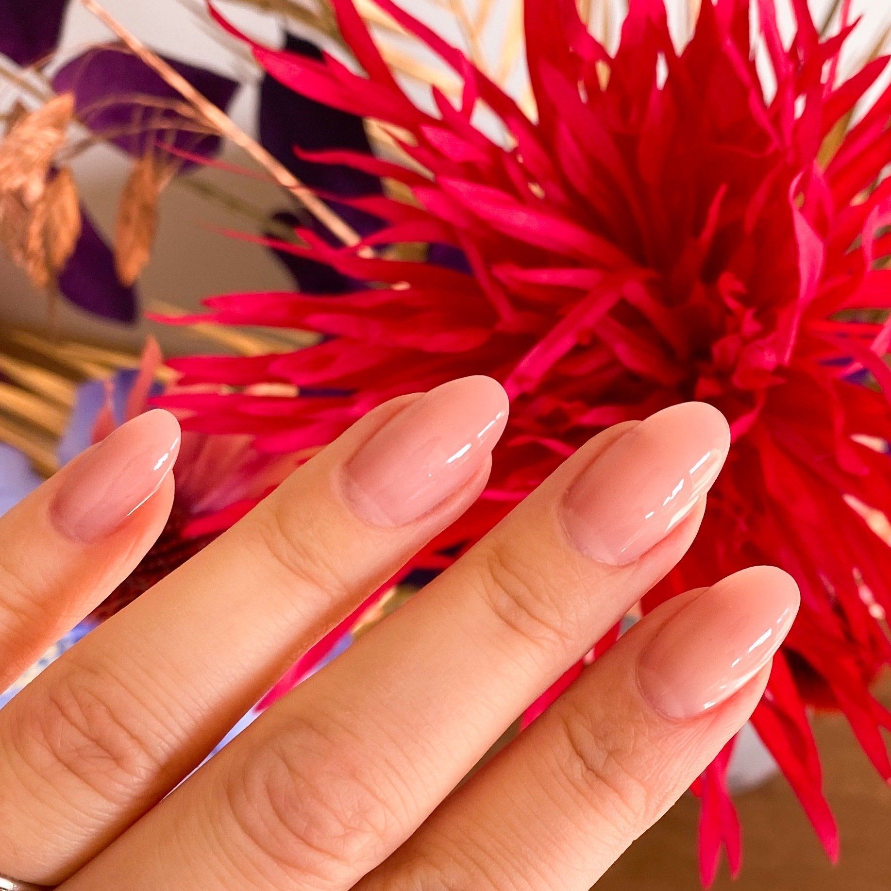Acryl nagels met een nude look