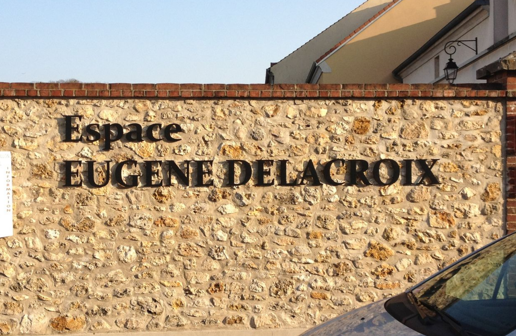 Plaque en laiton poli verni signaletique