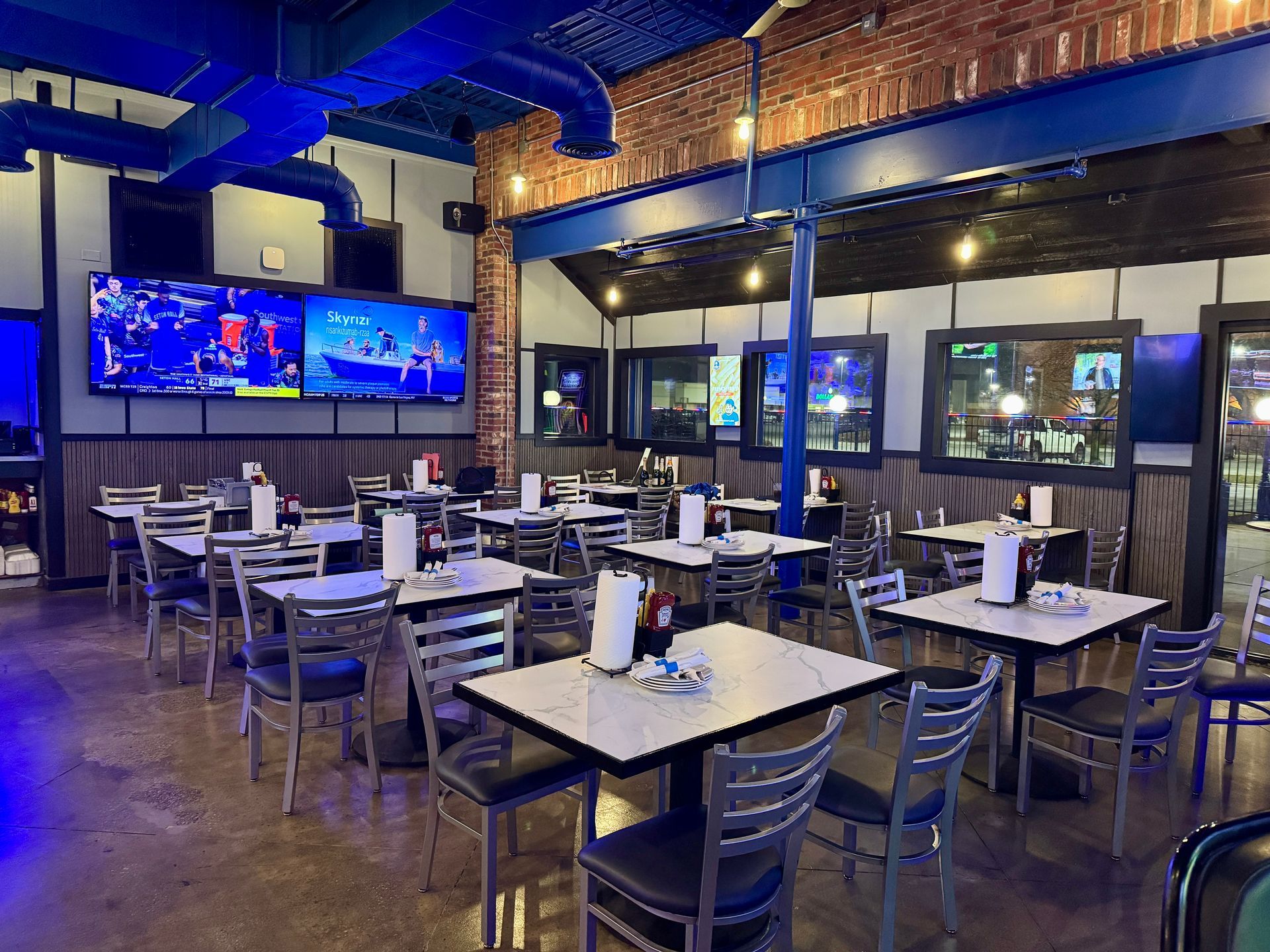 PARTY ROOM
