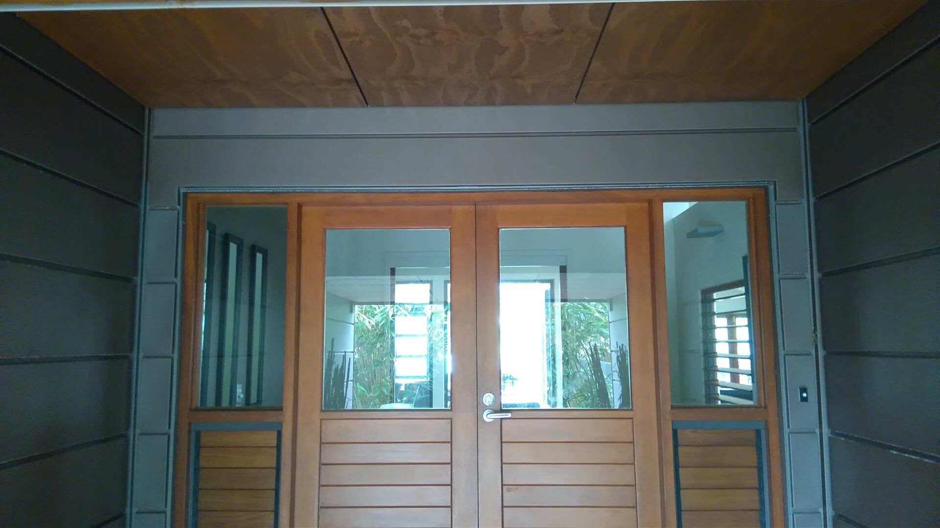 V25 Interlocking Panel System