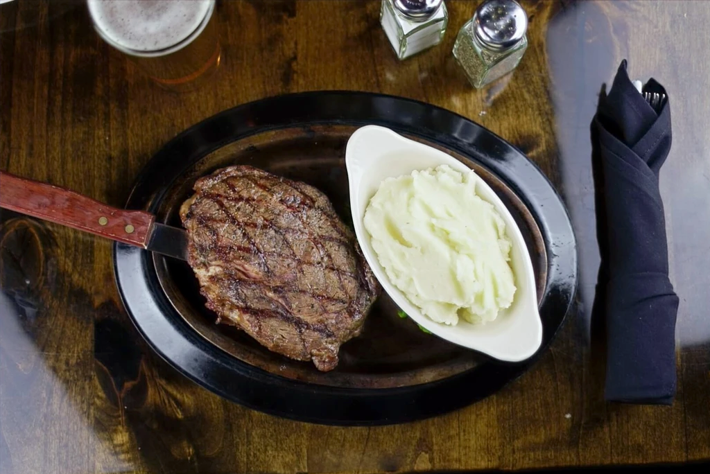 Rib Eye Steak & Mashed Potatoes