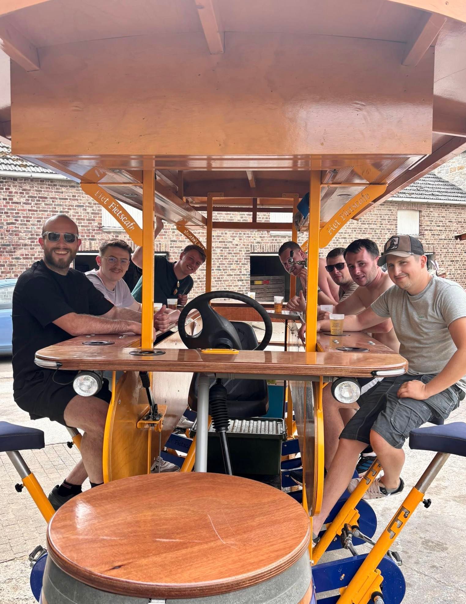 collegas en vrienden weekend ardennen op de bierfiets
