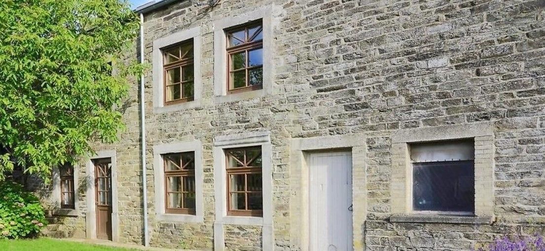 huis niet ver van grotten van han sur lesse