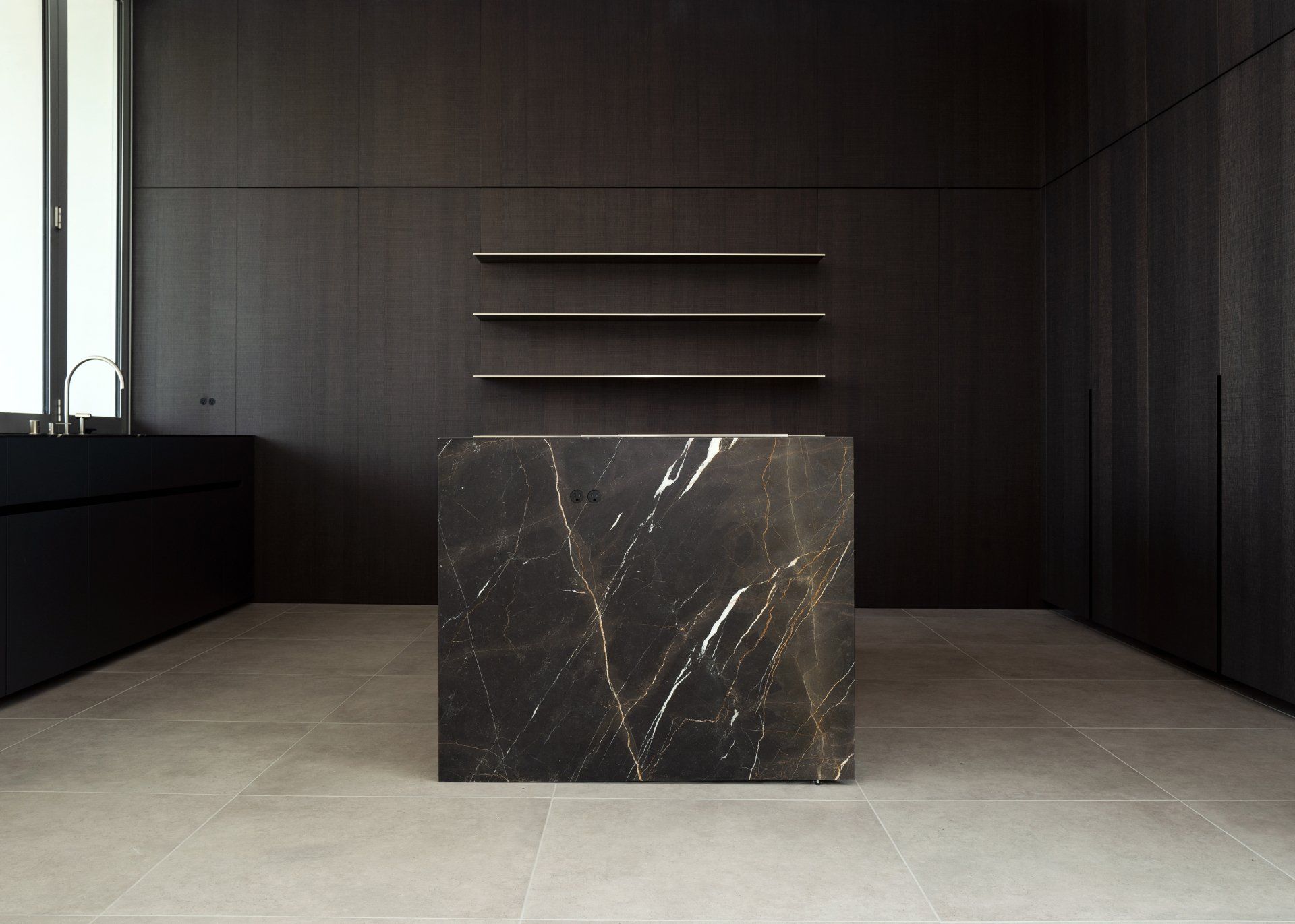 Asteras Kitchen Counter Photo