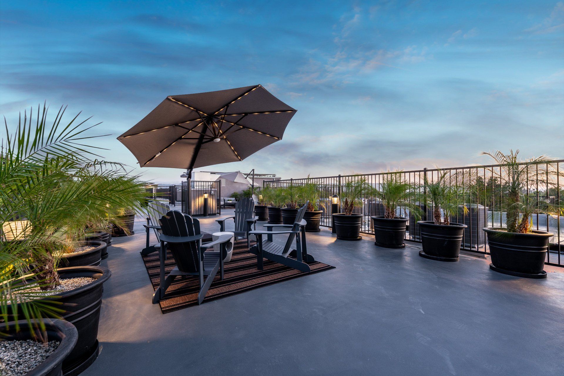 V on Victory Rooftop Lounge Photo