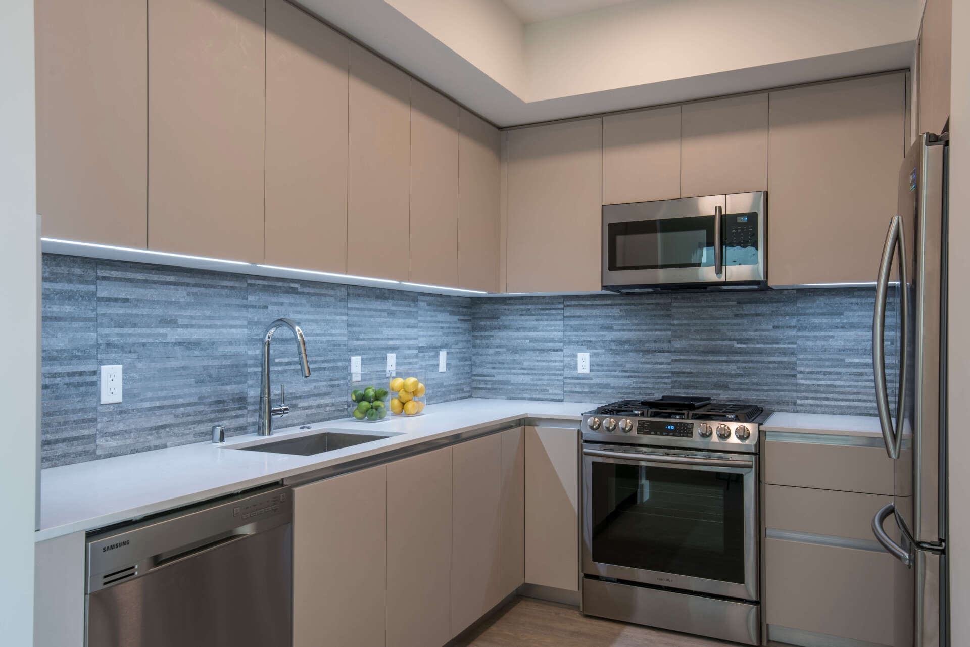 12117 Valleyheart Drive Kitchen Photo
