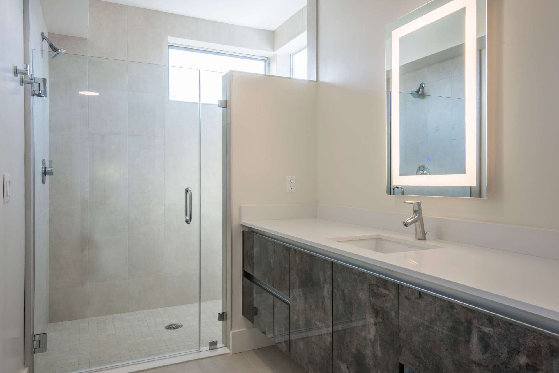 12117 Valleyheart Drive Bathroom Photo