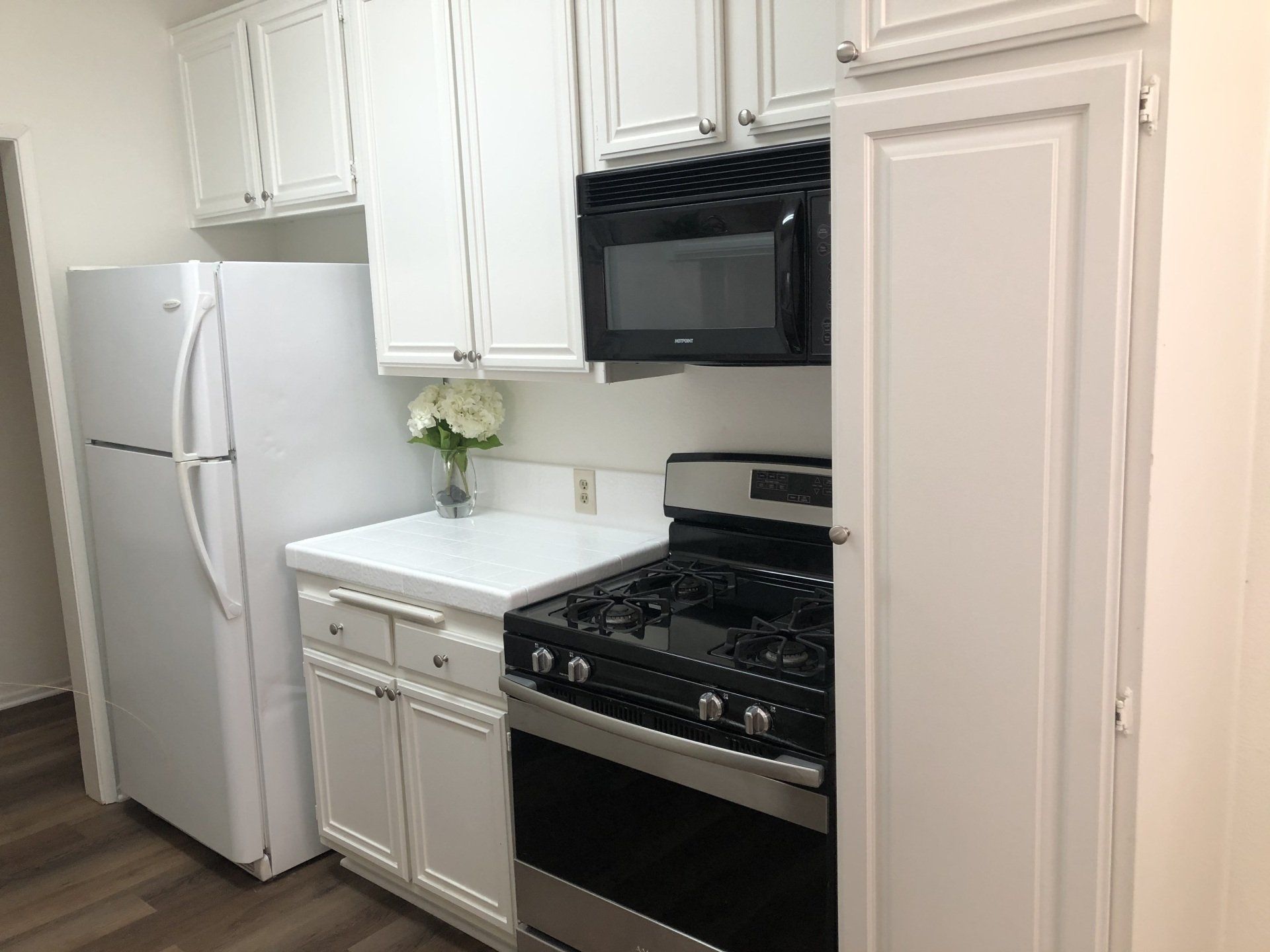 The Carlton Apartments Kitchen Photo