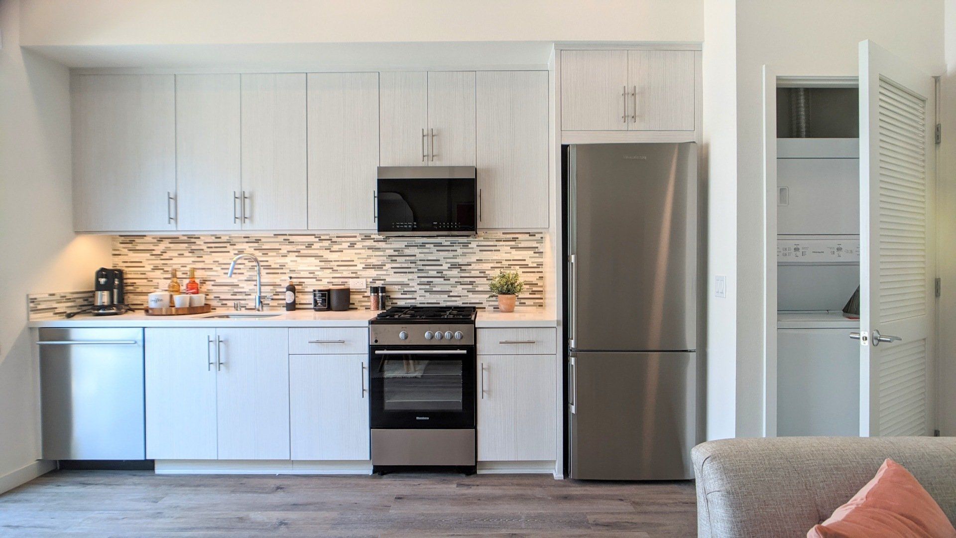 Vantage Mar Vista - Kitchen Photo