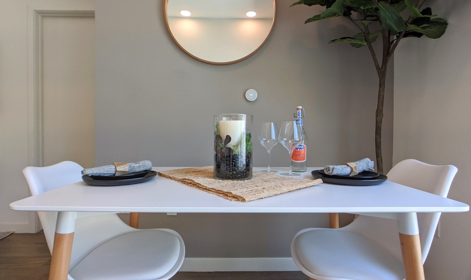 Vantage Mar Vista - Dining Area Photo