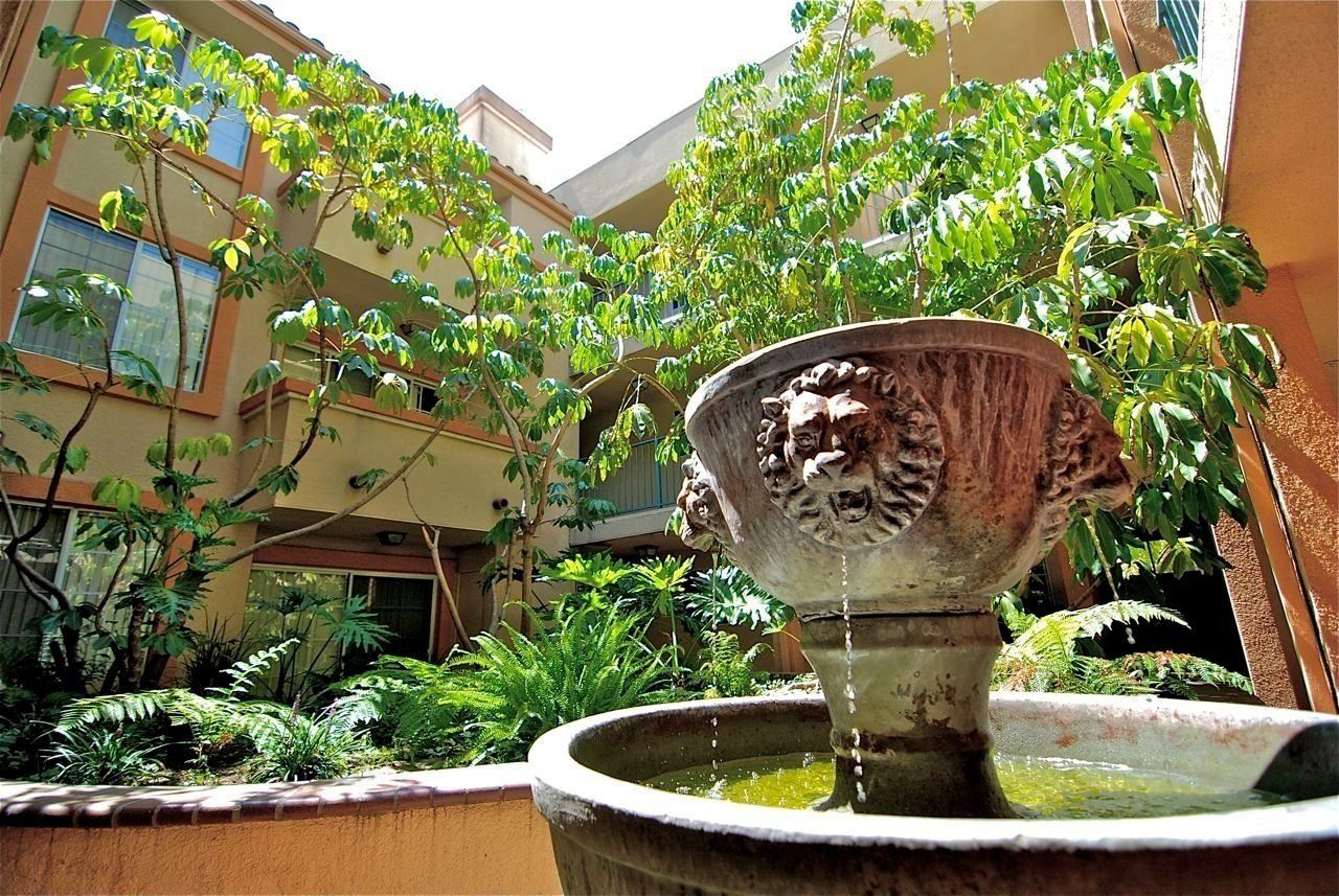 Maravilla Fountain Area Photo