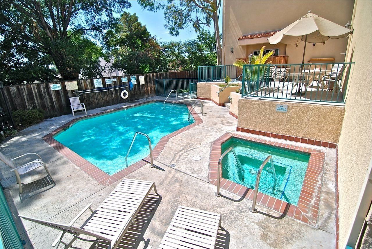 Maravilla Pool And Jacuzzi Photo