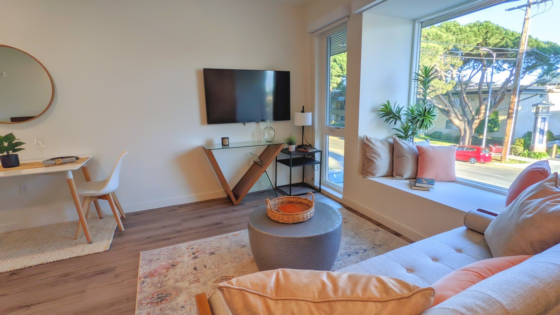 Vantage Mar Vista - Living Room Photo