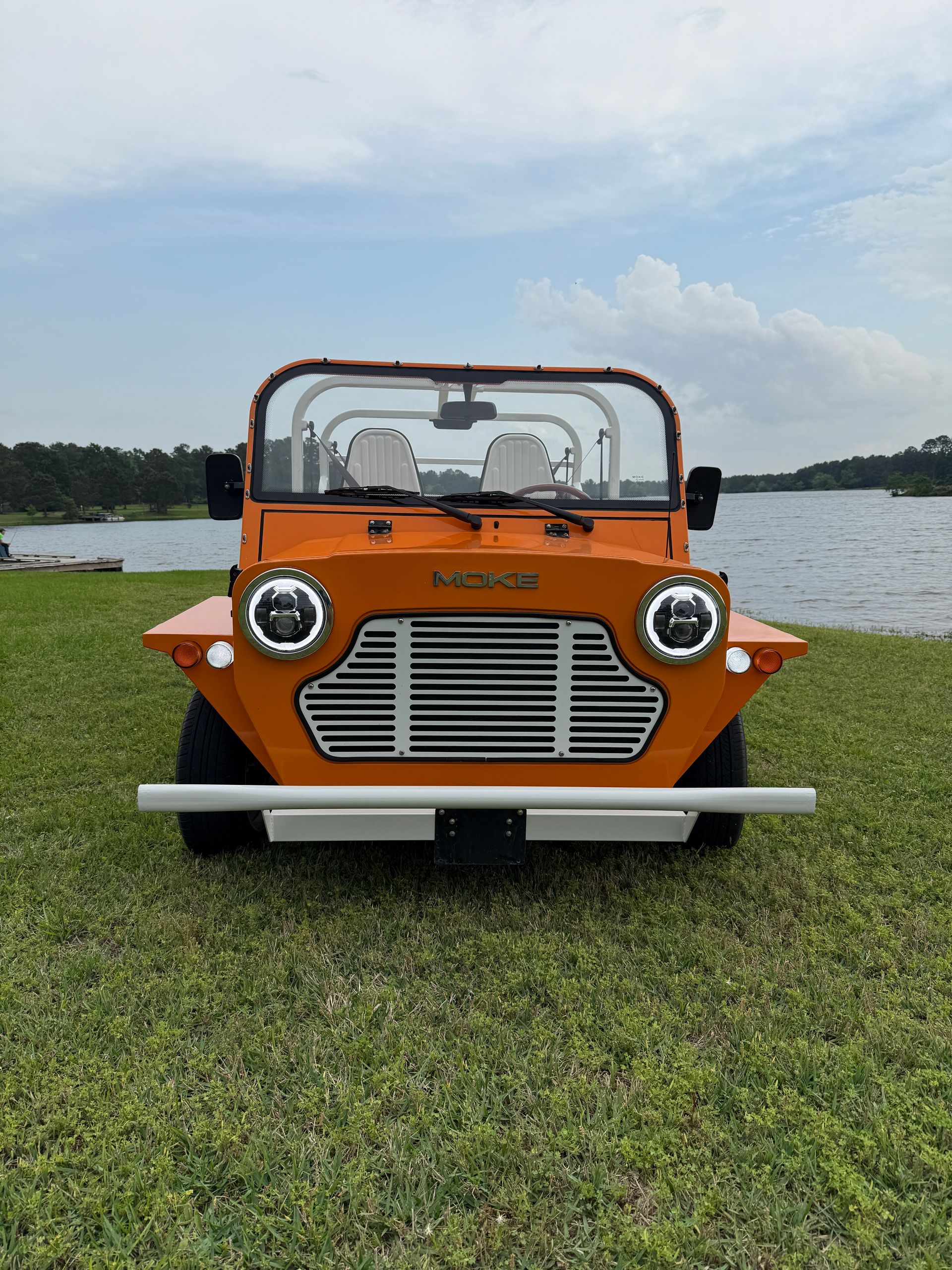 Moke Orange/White