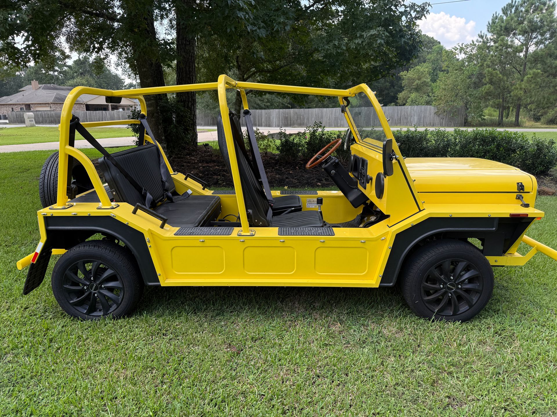 2021 Yellow/Black only 266 Miles