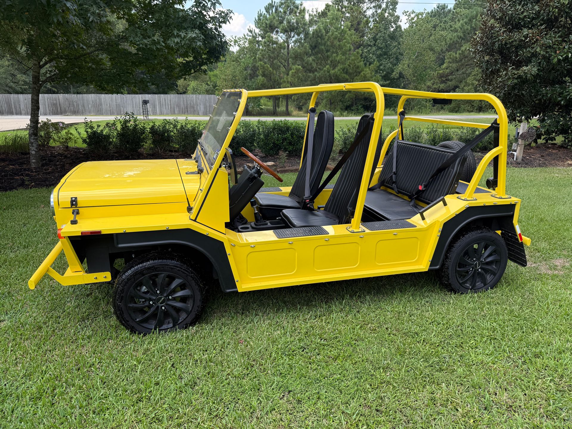 2021 Yellow/Black only 266 Miles