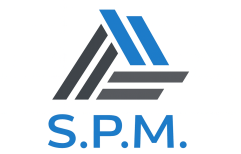 Logo con forme geometriche blu e grigie che formano un triangolo sopra le lettere