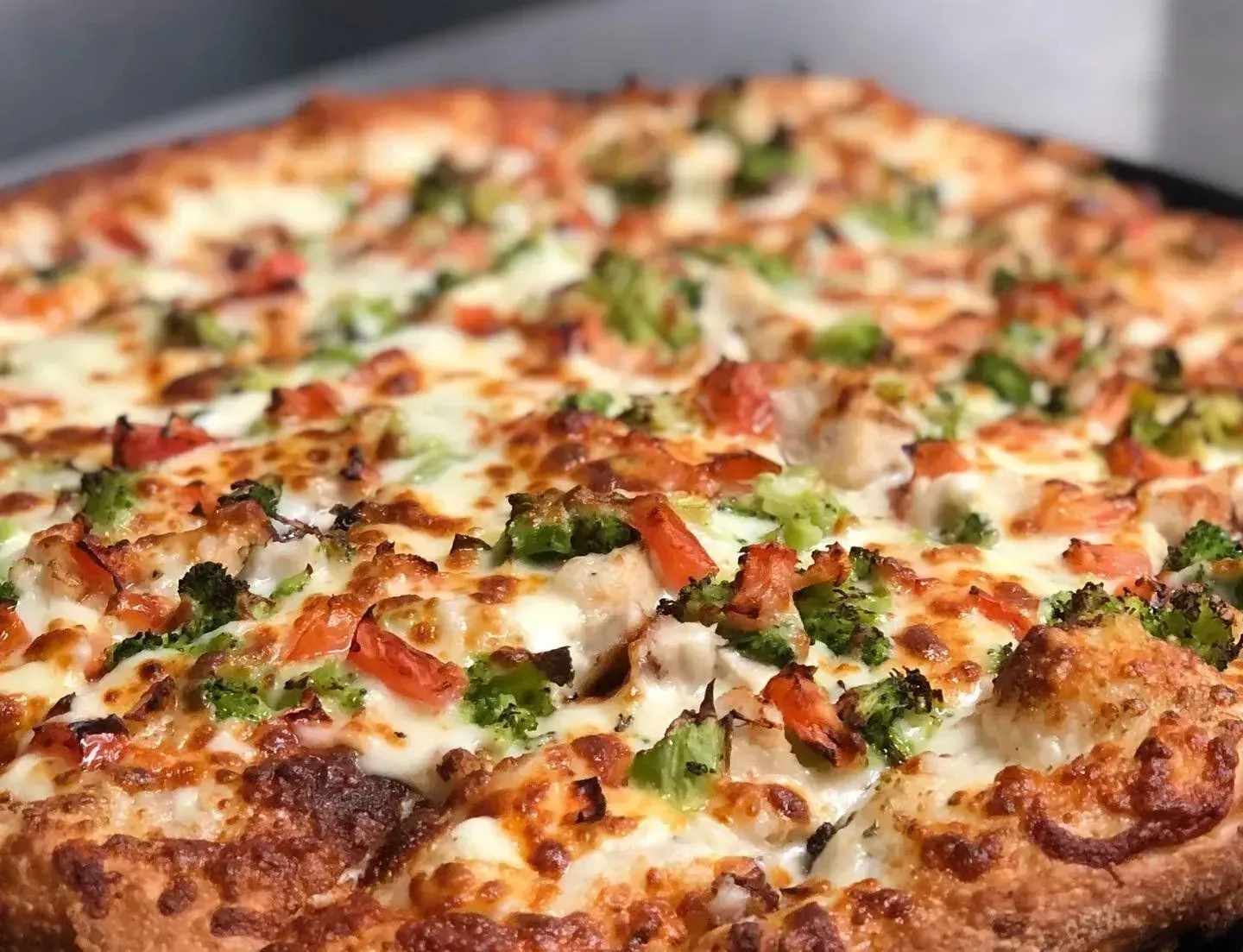 Cameo Pizza near Commodore Perry Inn and Suite