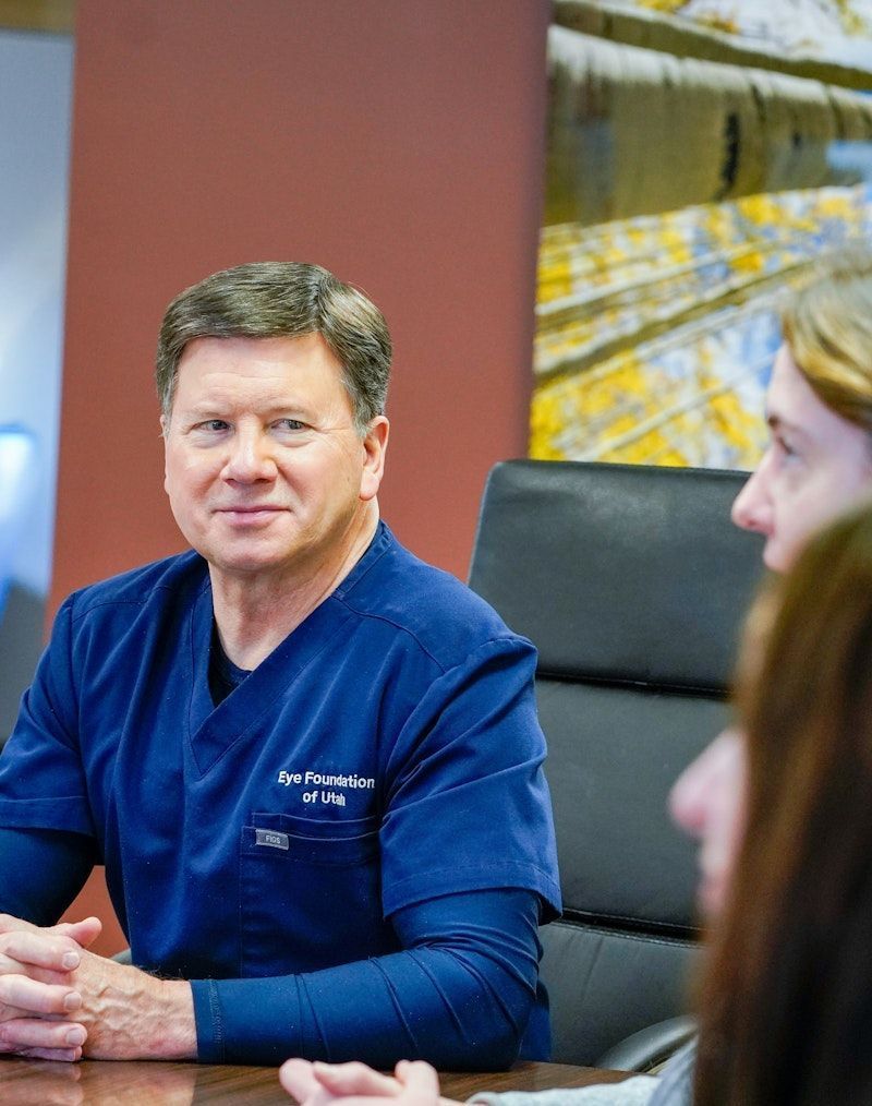 Consultation with a client | Eye Foundation of Utah