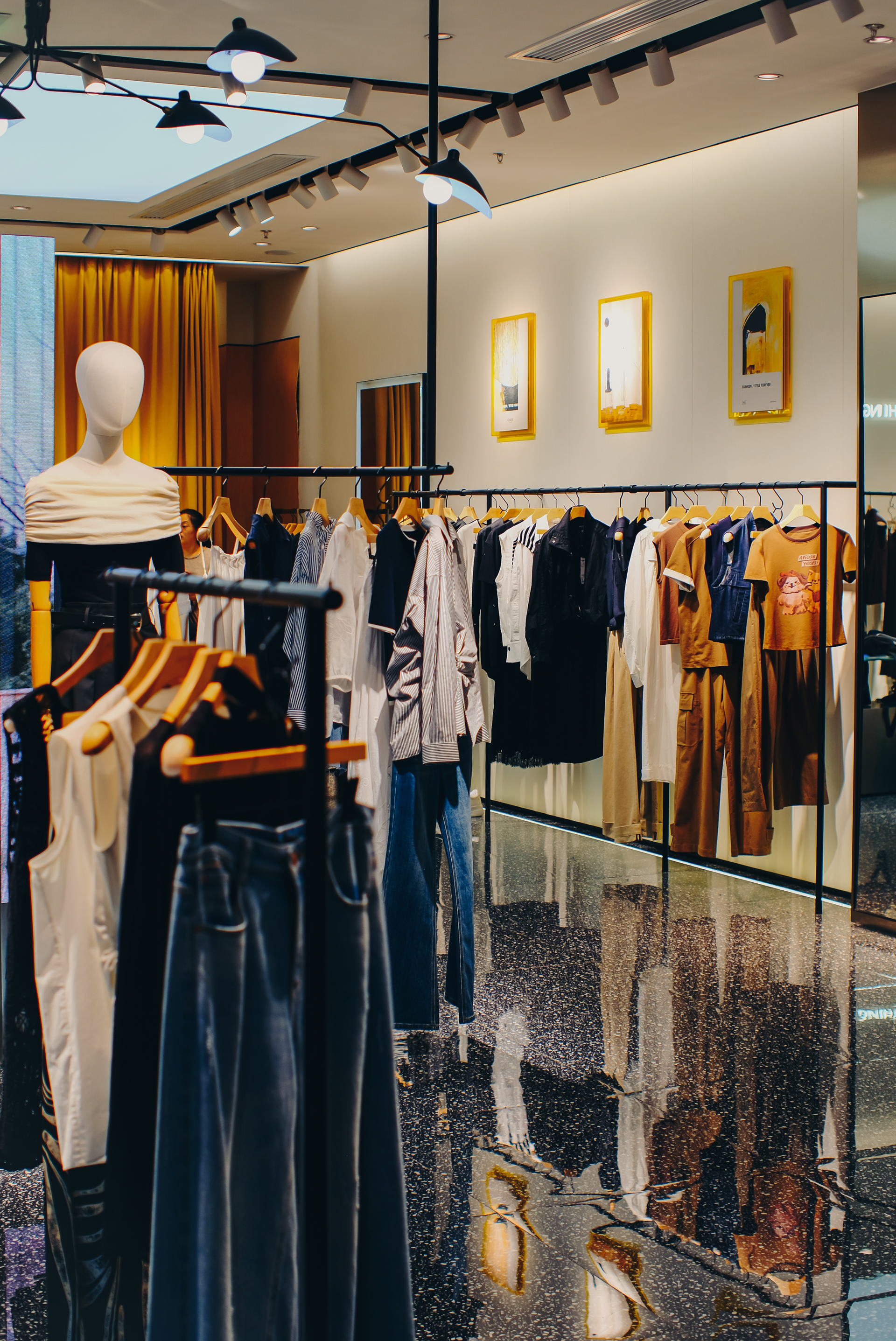 Clean professional retail space
