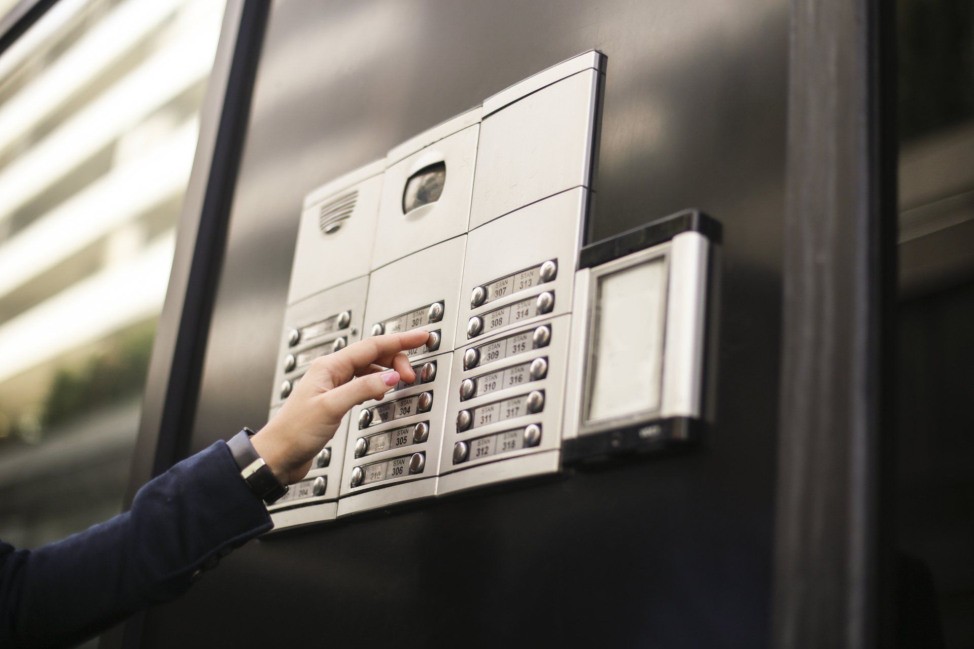 impianti elettrici, citofonia, sicurezza e automazioni