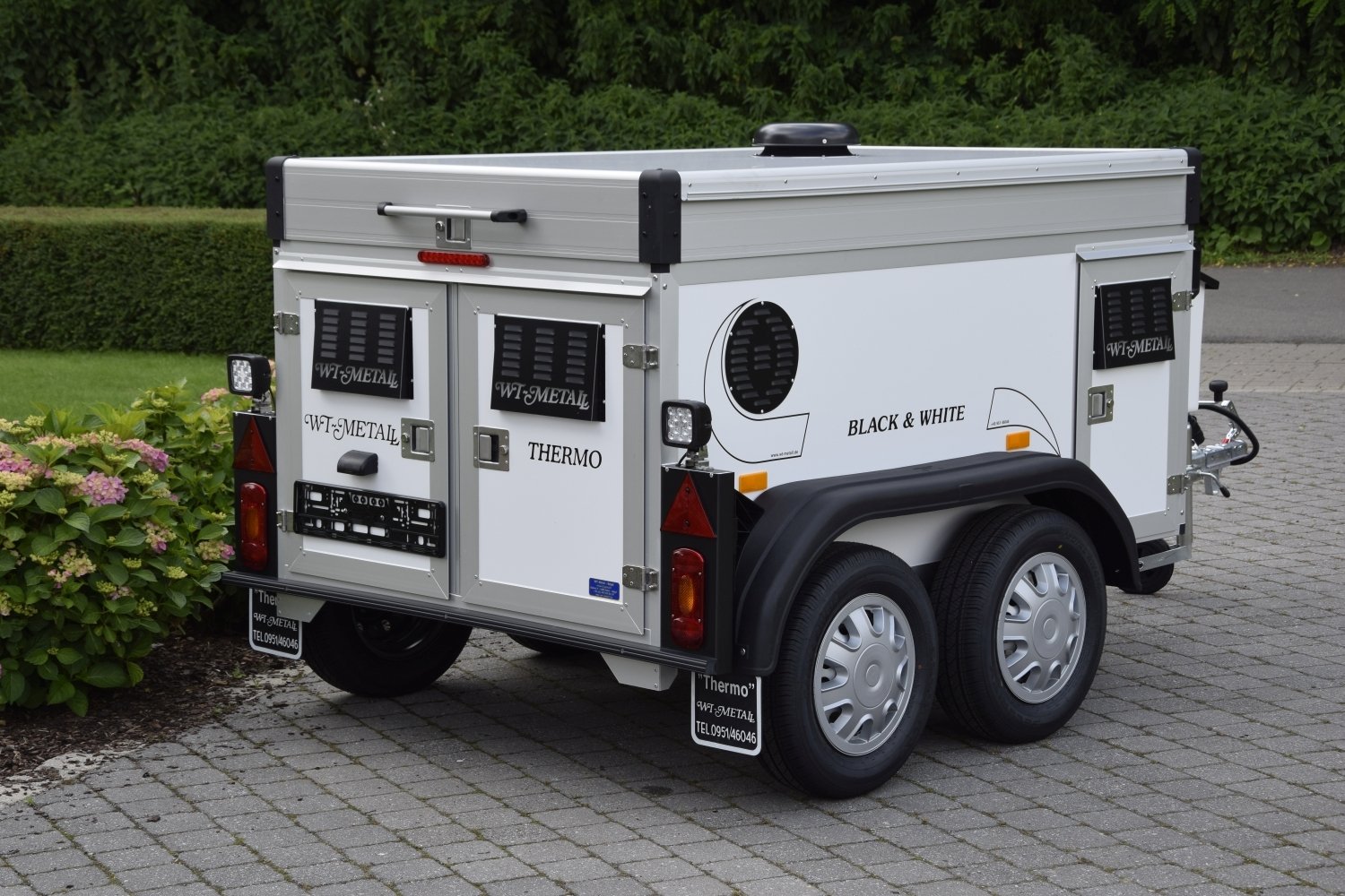 June 29, WT Metall Thermo Black & White 3 box tandem