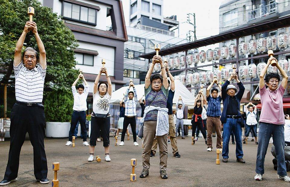maturis se exercitando no japão