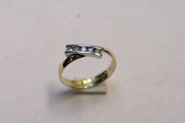 Bicolor ring gemoderniseerd