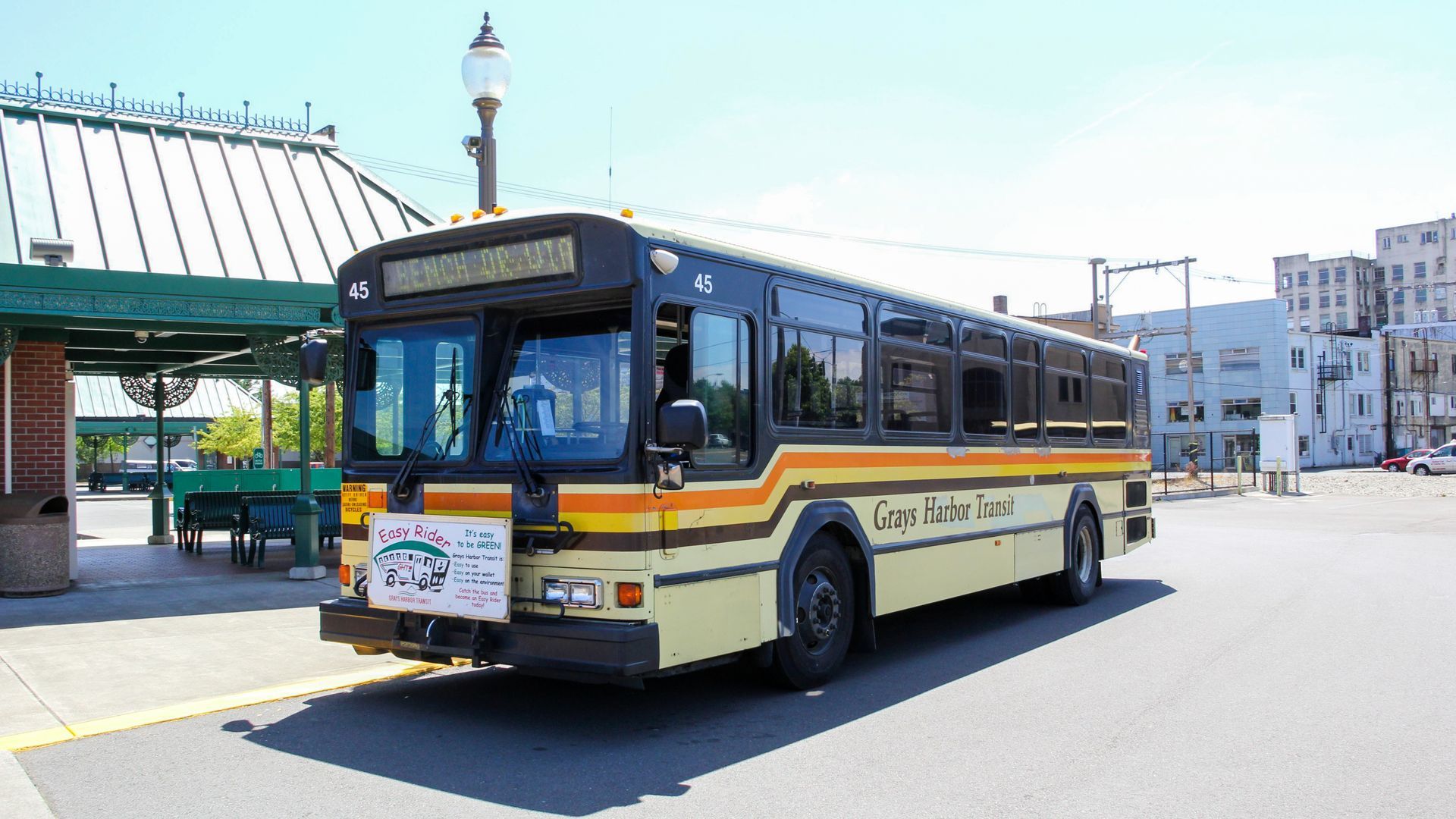 GHT bus 45, a Gillig Phantom. Credit Zach Wilhoite collection.