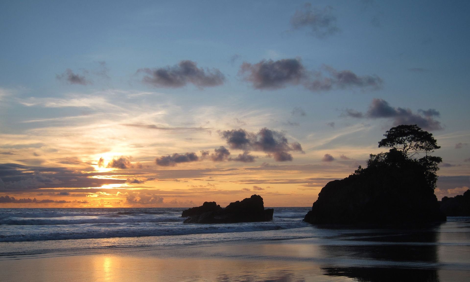 Playa bahia solano